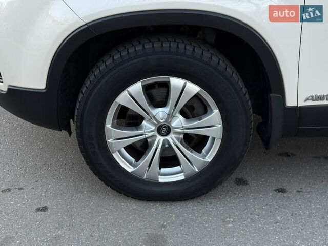 Бежевый Киа Соренто, объемом двигателя 2.4 л и пробегом 203 тыс. км за 10999 $, фото 17 на Automoto.ua