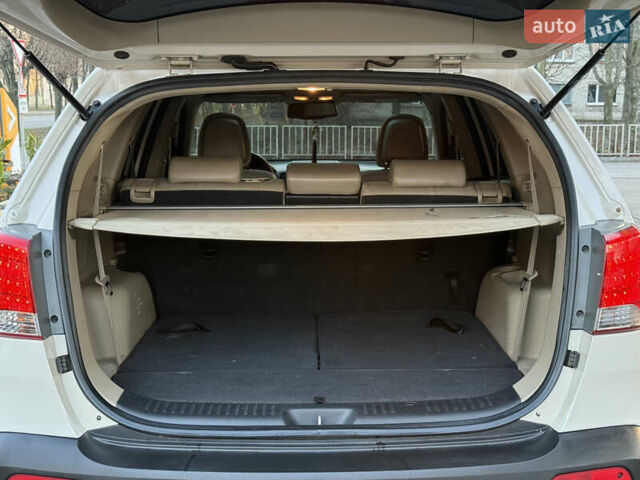 Бежевый Киа Соренто, объемом двигателя 2.4 л и пробегом 203 тыс. км за 10999 $, фото 10 на Automoto.ua