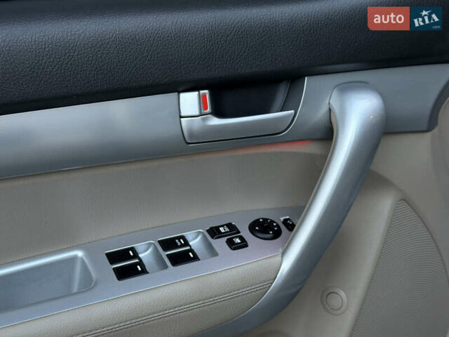 Бежевый Киа Соренто, объемом двигателя 2.4 л и пробегом 203 тыс. км за 10999 $, фото 36 на Automoto.ua