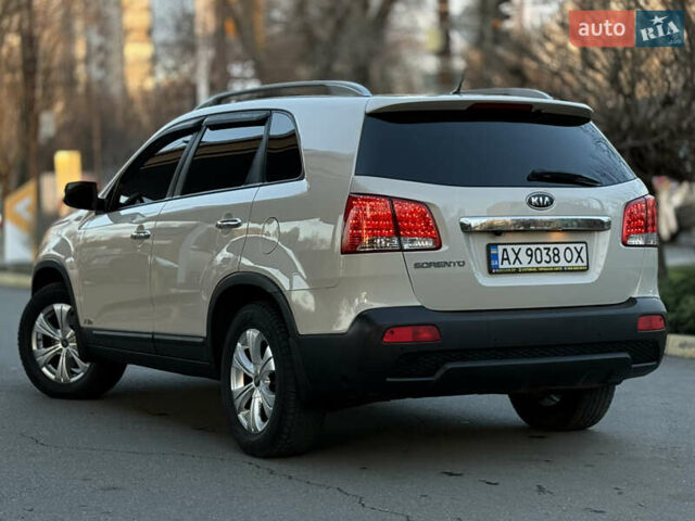 Бежевый Киа Соренто, объемом двигателя 2.4 л и пробегом 203 тыс. км за 10999 $, фото 2 на Automoto.ua