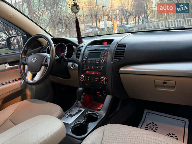 Бежевый Киа Соренто, объемом двигателя 2.4 л и пробегом 203 тыс. км за 10999 $, фото 12 на Automoto.ua