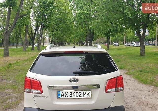 Бежевый Киа Соренто, объемом двигателя 2.36 л и пробегом 130 тыс. км за 13000 $, фото 2 на Automoto.ua