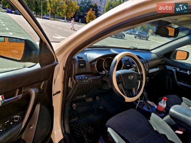 Бежевый Киа Соренто, объемом двигателя 2.4 л и пробегом 260 тыс. км за 10900 $, фото 19 на Automoto.ua
