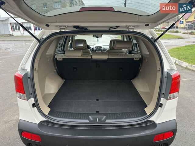 Бежевий Кіа Соренто, об'ємом двигуна 2.2 л та пробігом 269 тис. км за 11200 $, фото 24 на Automoto.ua