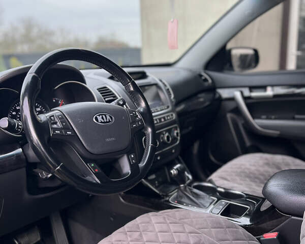 Бежевый Киа Соренто, объемом двигателя 2.36 л и пробегом 217 тыс. км за 13200 $, фото 11 на Automoto.ua