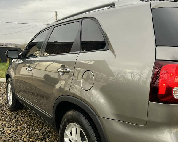 Бежевый Киа Соренто, объемом двигателя 2.36 л и пробегом 217 тыс. км за 13200 $, фото 5 на Automoto.ua