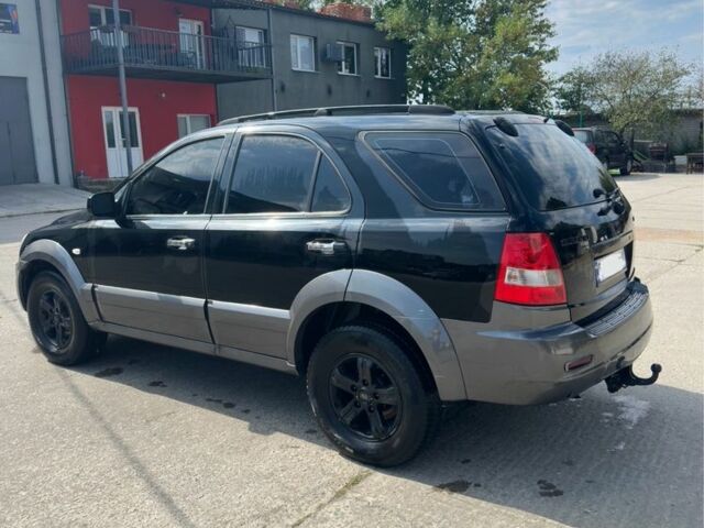 Черный Киа Соренто, объемом двигателя 2.5 л и пробегом 350 тыс. км за 3000 $, фото 2 на Automoto.ua