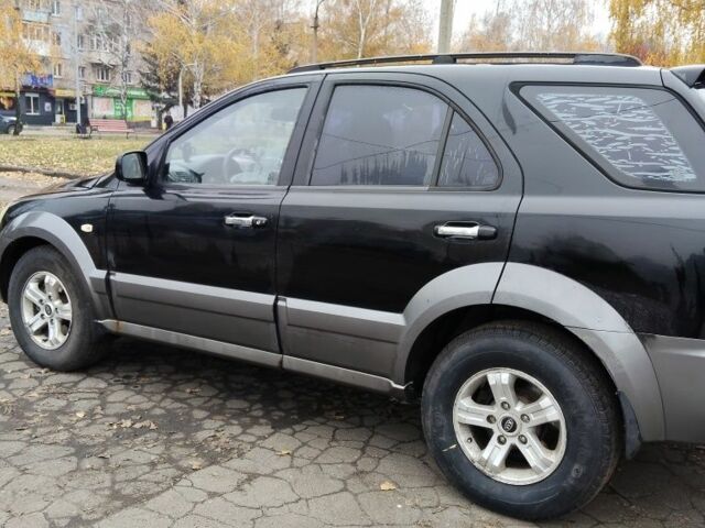 Черный Киа Соренто, объемом двигателя 2.5 л и пробегом 300 тыс. км за 3300 $, фото 6 на Automoto.ua