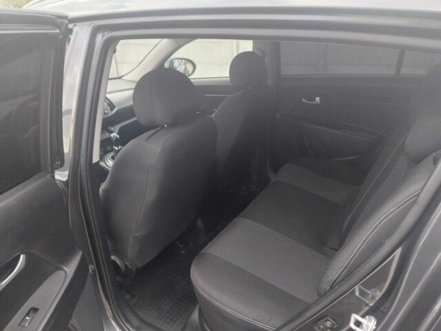 Черный Киа Соренто, объемом двигателя 1.7 л и пробегом 180 тыс. км за 13000 $, фото 6 на Automoto.ua