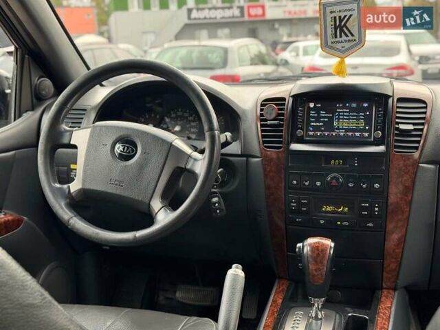 Чорний Кіа Соренто, об'ємом двигуна 2.5 л та пробігом 303 тис. км за 7490 $, фото 33 на Automoto.ua