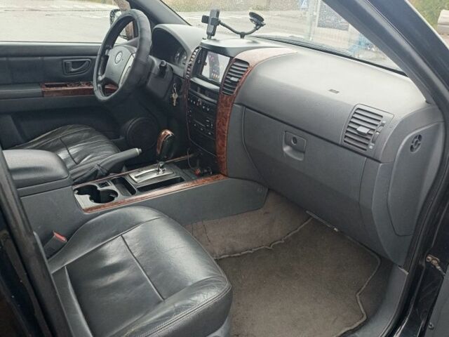 Черный Киа Соренто, объемом двигателя 3.5 л и пробегом 327 тыс. км за 3400 $, фото 14 на Automoto.ua