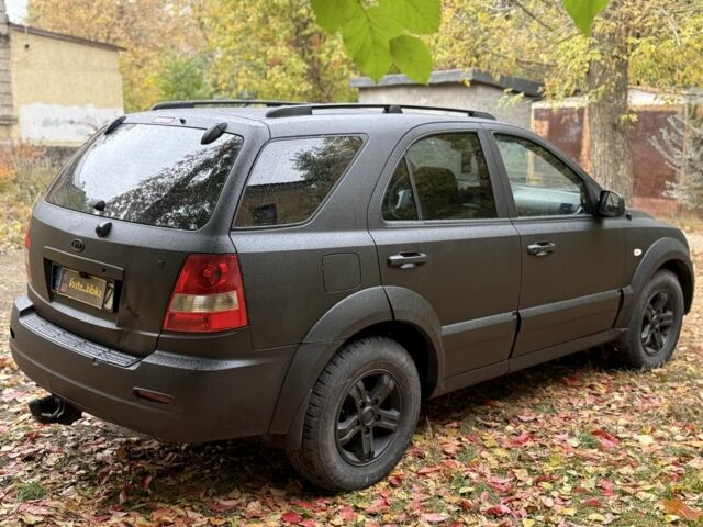 Черный Киа Соренто, объемом двигателя 2.5 л и пробегом 260 тыс. км за 3699 $, фото 5 на Automoto.ua
