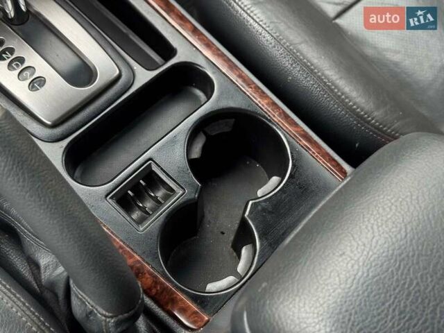 Чорний Кіа Соренто, об'ємом двигуна 2.5 л та пробігом 303 тис. км за 7490 $, фото 22 на Automoto.ua