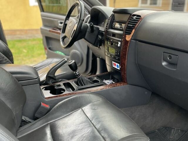 Черный Киа Соренто, объемом двигателя 2.5 л и пробегом 280 тыс. км за 3999 $, фото 10 на Automoto.ua