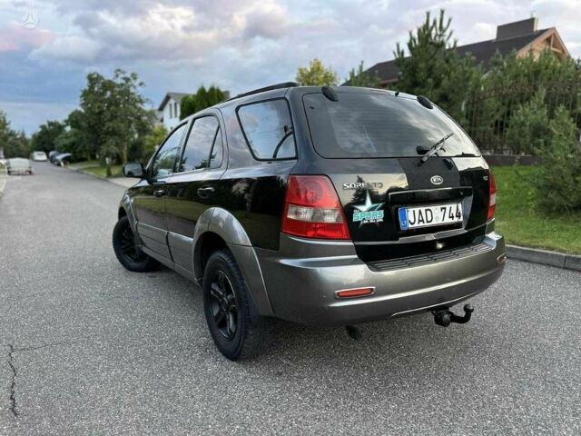 Чорний Кіа Соренто, об'ємом двигуна 0 л та пробігом 250 тис. км за 1649 $, фото 2 на Automoto.ua