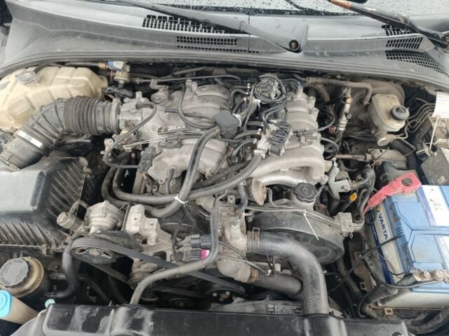 Черный Киа Соренто, объемом двигателя 3.5 л и пробегом 327 тыс. км за 3400 $, фото 9 на Automoto.ua