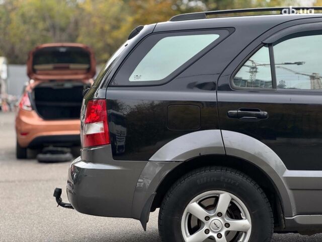 Чорний Кіа Соренто, об'ємом двигуна 2.5 л та пробігом 303 тис. км за 7490 $, фото 11 на Automoto.ua