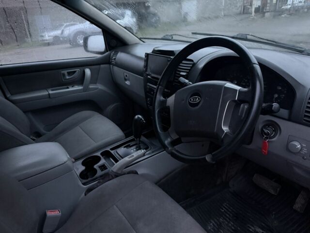 Чорний Кіа Соренто, об'ємом двигуна 2.5 л та пробігом 266 тис. км за 3000 $, фото 6 на Automoto.ua