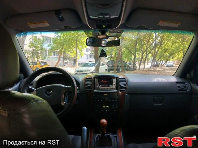 Чорний Кіа Соренто, об'ємом двигуна 2.5 л та пробігом 180 тис. км за 6500 $, фото 6 на Automoto.ua