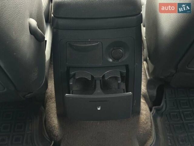 Чорний Кіа Соренто, об'ємом двигуна 2.5 л та пробігом 303 тис. км за 7490 $, фото 30 на Automoto.ua