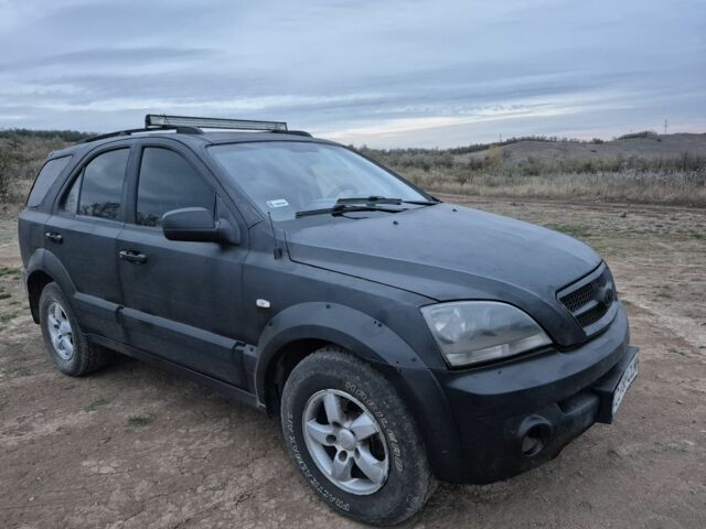 Черный Киа Соренто, объемом двигателя 2.5 л и пробегом 300 тыс. км за 3299 $, фото 2 на Automoto.ua