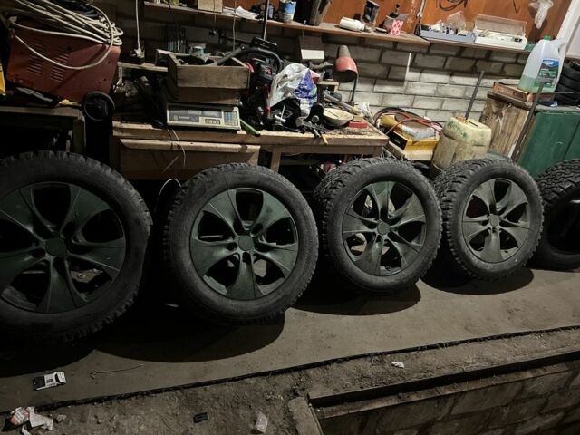 Черный Киа Соренто, объемом двигателя 2.5 л и пробегом 360 тыс. км за 3700 $, фото 7 на Automoto.ua