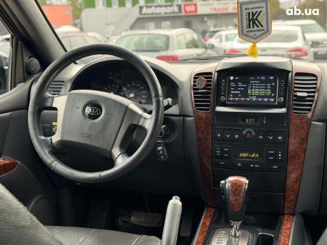 Чорний Кіа Соренто, об'ємом двигуна 2.5 л та пробігом 303 тис. км за 7490 $, фото 33 на Automoto.ua