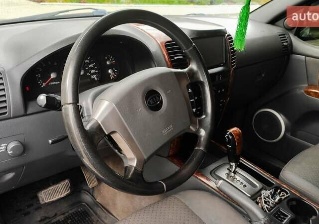 Черный Киа Соренто, объемом двигателя 2.5 л и пробегом 240 тыс. км за 7500 $, фото 19 на Automoto.ua