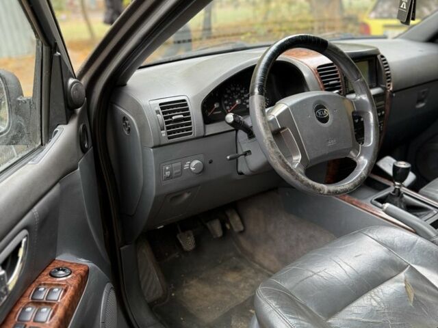 Черный Киа Соренто, объемом двигателя 2.5 л и пробегом 260 тыс. км за 3699 $, фото 12 на Automoto.ua