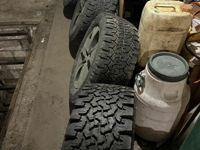 Черный Киа Соренто, объемом двигателя 2.5 л и пробегом 360 тыс. км за 3700 $, фото 8 на Automoto.ua