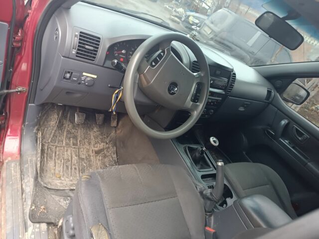 Черный Киа Соренто, объемом двигателя 2.5 л и пробегом 123 тыс. км за 2450 $, фото 8 на Automoto.ua