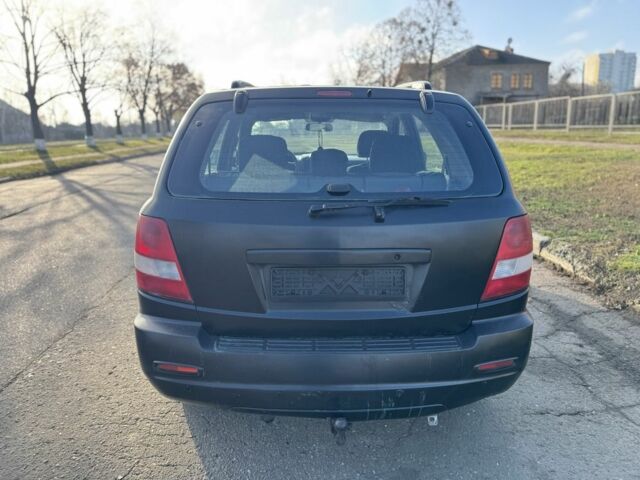 Черный Киа Соренто, объемом двигателя 2.5 л и пробегом 285 тыс. км за 3300 $, фото 5 на Automoto.ua