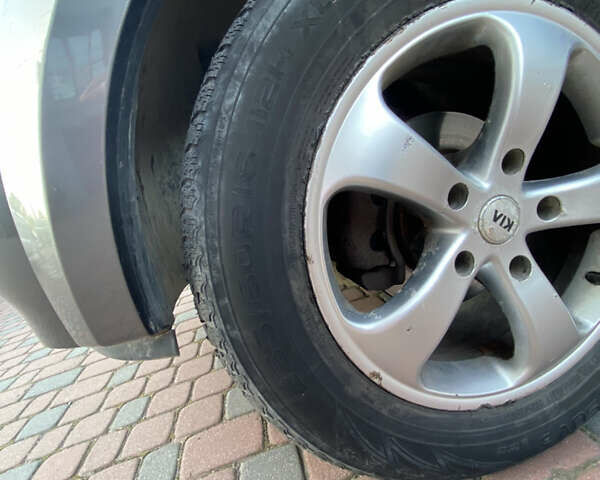 Чорний Кіа Соренто, об'ємом двигуна 2.5 л та пробігом 274 тис. км за 6300 $, фото 10 на Automoto.ua