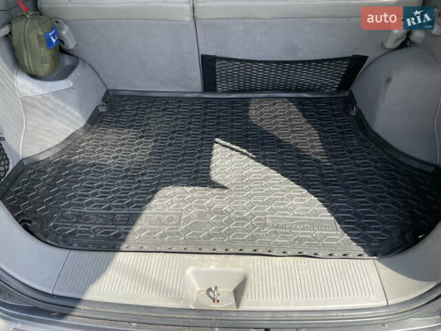 Чорний Кіа Соренто, об'ємом двигуна 2.5 л та пробігом 345 тис. км за 5100 $, фото 21 на Automoto.ua