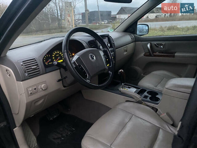 Черный Киа Соренто, объемом двигателя 2.5 л и пробегом 250 тыс. км за 4150 $, фото 14 на Automoto.ua