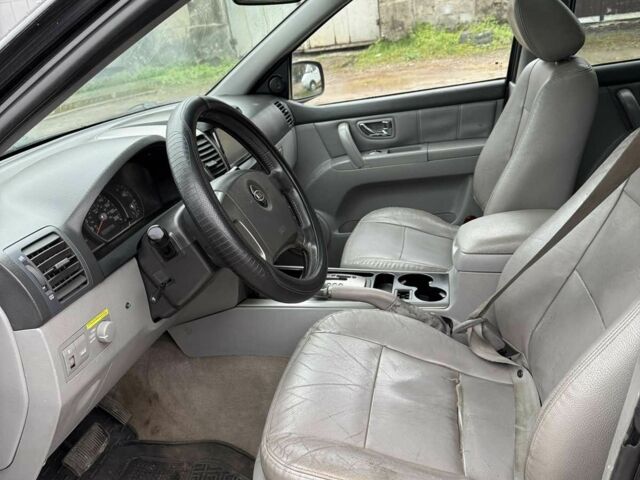 Кіа Соренто 2004 у Харкові на Automoto.ua Чорний Кіа Соренто, об'ємом двигуна 2.5 л та пробігом 267 тис. км за 3500 $, фото 6 на Automoto.ua