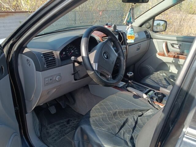 Киа Соренто 2004 в Изюме на Automoto.ua Черный Киа Соренто, объемом двигателя 2.5 л и пробегом 300 тыс. км за 5500 $, фото 9 на Automoto.ua