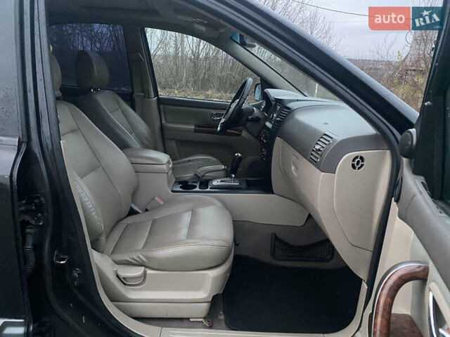 Черный Киа Соренто, объемом двигателя 2.5 л и пробегом 250 тыс. км за 4150 $, фото 16 на Automoto.ua