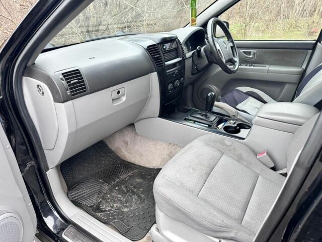 Чорний Кіа Соренто, об'ємом двигуна 2.5 л та пробігом 230 тис. км за 4200 $, фото 10 на Automoto.ua