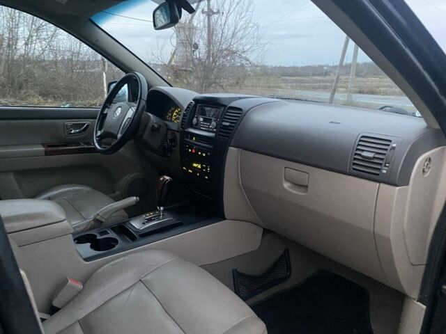 Черный Киа Соренто, объемом двигателя 2.5 л и пробегом 250 тыс. км за 4150 $, фото 12 на Automoto.ua