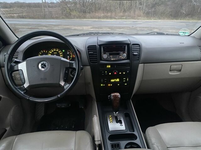 Черный Киа Соренто, объемом двигателя 2.5 л и пробегом 250 тыс. км за 4150 $, фото 14 на Automoto.ua