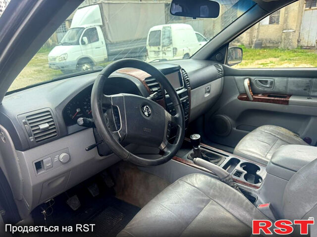 Чорний Кіа Соренто, об'ємом двигуна 2.5 л та пробігом 178 тис. км за 3500 $, фото 6 на Automoto.ua