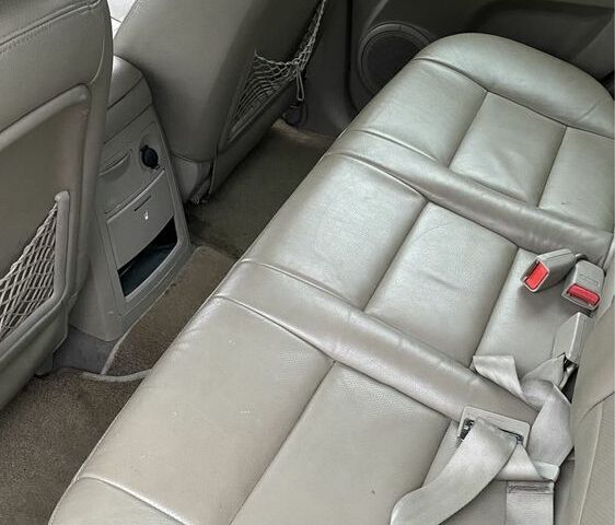 Черный Киа Соренто, объемом двигателя 2.5 л и пробегом 270 тыс. км за 2800 $, фото 7 на Automoto.ua