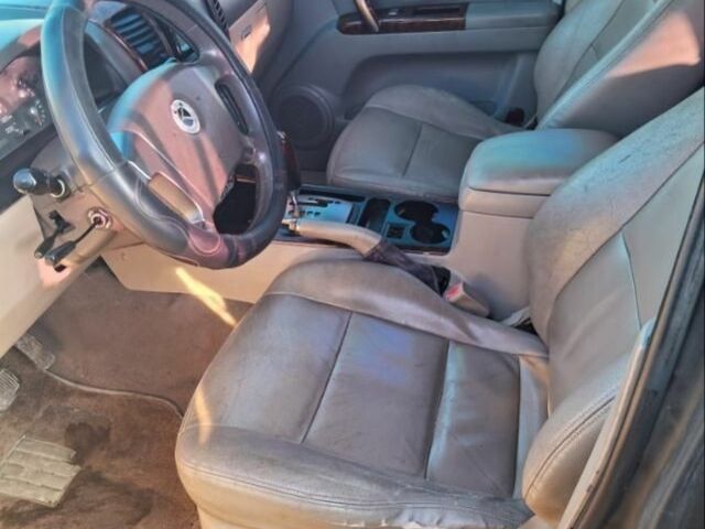 Черный Киа Соренто, объемом двигателя 2.5 л и пробегом 310 тыс. км за 3800 $, фото 4 на Automoto.ua