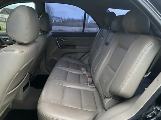 Черный Киа Соренто, объемом двигателя 2.5 л и пробегом 250 тыс. км за 4150 $, фото 17 на Automoto.ua