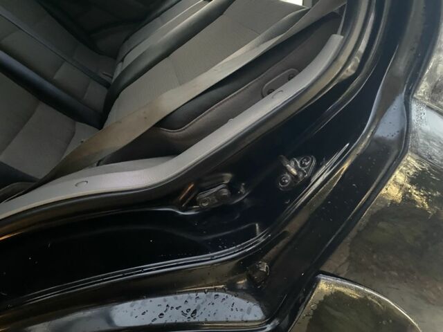 Черный Киа Соренто, объемом двигателя 2.5 л и пробегом 200 тыс. км за 7100 $, фото 12 на Automoto.ua