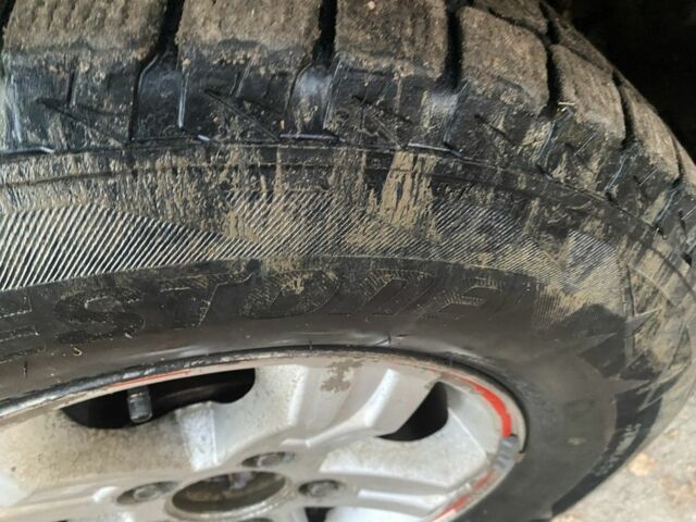 Черный Киа Соренто, объемом двигателя 2.5 л и пробегом 200 тыс. км за 7100 $, фото 5 на Automoto.ua