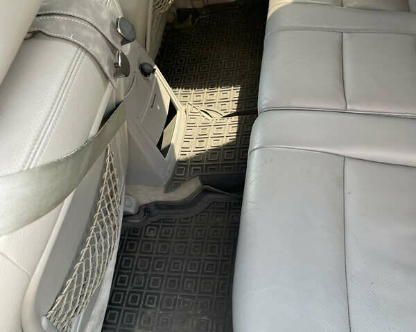 Чорний Кіа Соренто, об'ємом двигуна 2.5 л та пробігом 345 тис. км за 5100 $, фото 17 на Automoto.ua