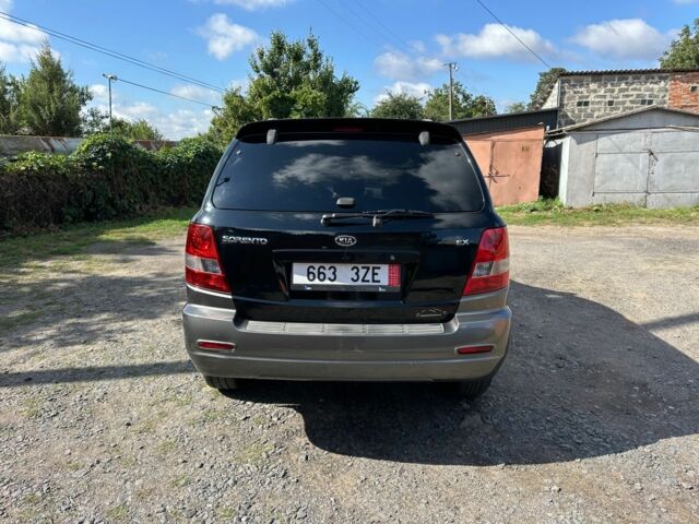 Черный Киа Соренто, объемом двигателя 2.5 л и пробегом 200 тыс. км за 5500 $, фото 4 на Automoto.ua