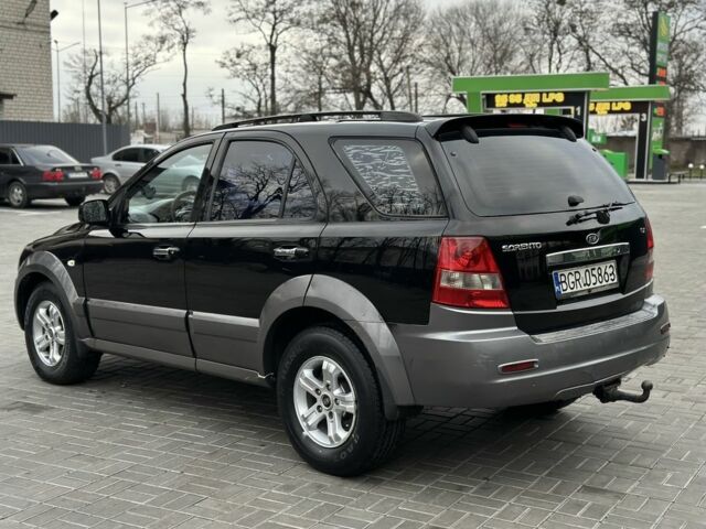 Черный Киа Соренто, объемом двигателя 2.5 л и пробегом 218 тыс. км за 4500 $, фото 11 на Automoto.ua